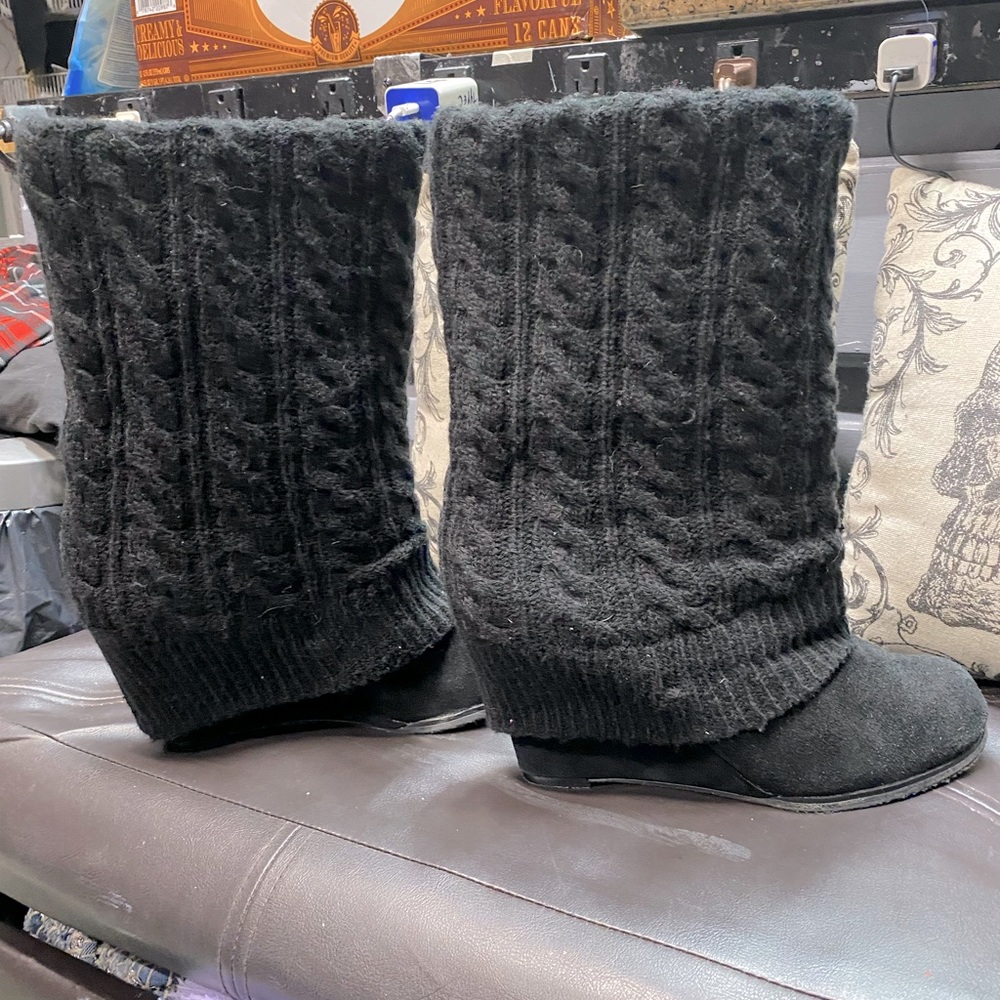 Steve Madden Black Aspenn Sweater Boot size 9